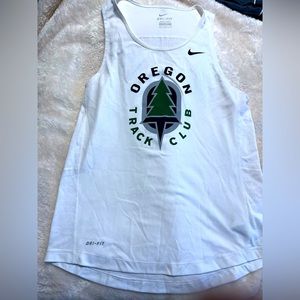 Ducks fans? Get your Oregon running tank here! Men’s medium.